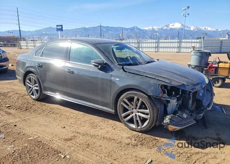 2018 Volkswagen Passat S z USA, uszkodzony, nr VIN 1VWAA7A30JC006039